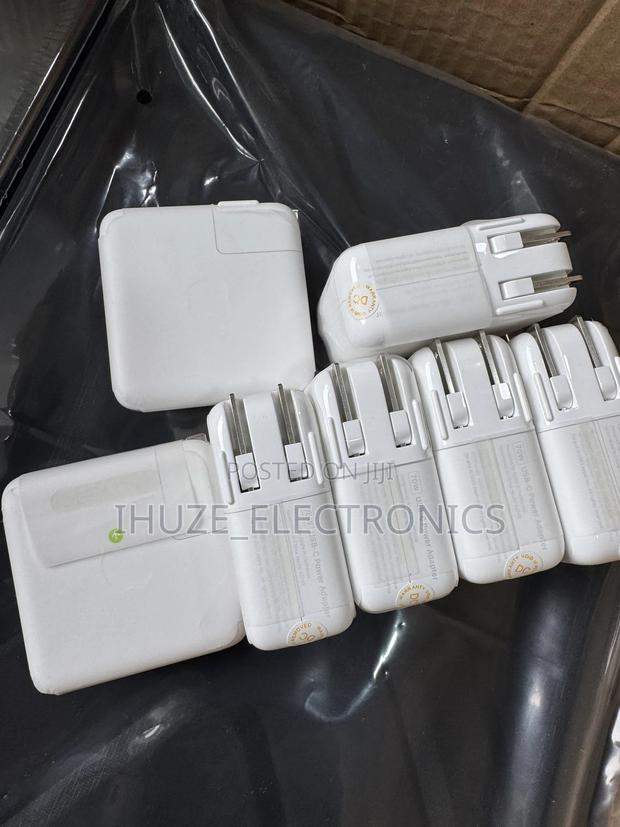 Genuine Apple 70w Usb-c Power Adapter For Macbook Pro/Air photo 2