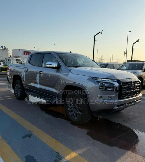 New Mitsubishi L200 2025 Gray photo 6