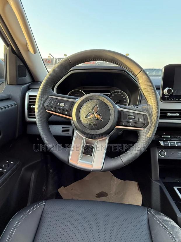 New Mitsubishi L200 2025 Gray photo 7