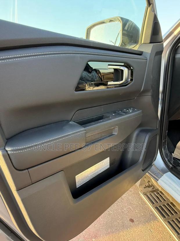 New Mitsubishi L200 2025 Gray photo 8