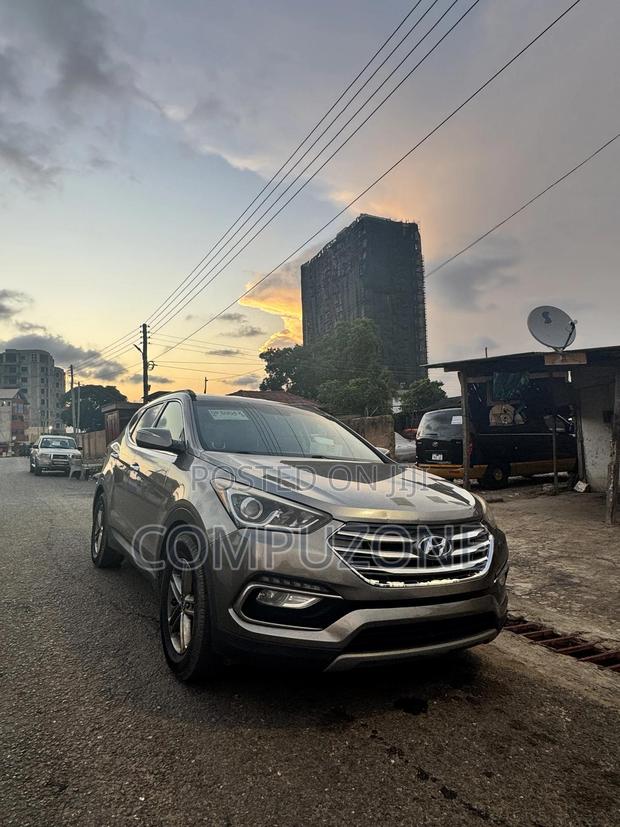Hyundai Santa Fe SE AWD 2017 Beige