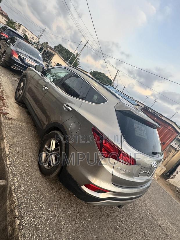 Hyundai Santa Fe SE AWD 2017 Beige photo 4