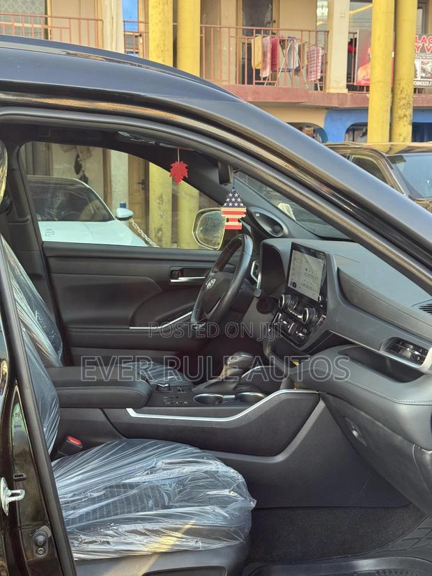 Toyota Highlander XSE AWD 2023 Black