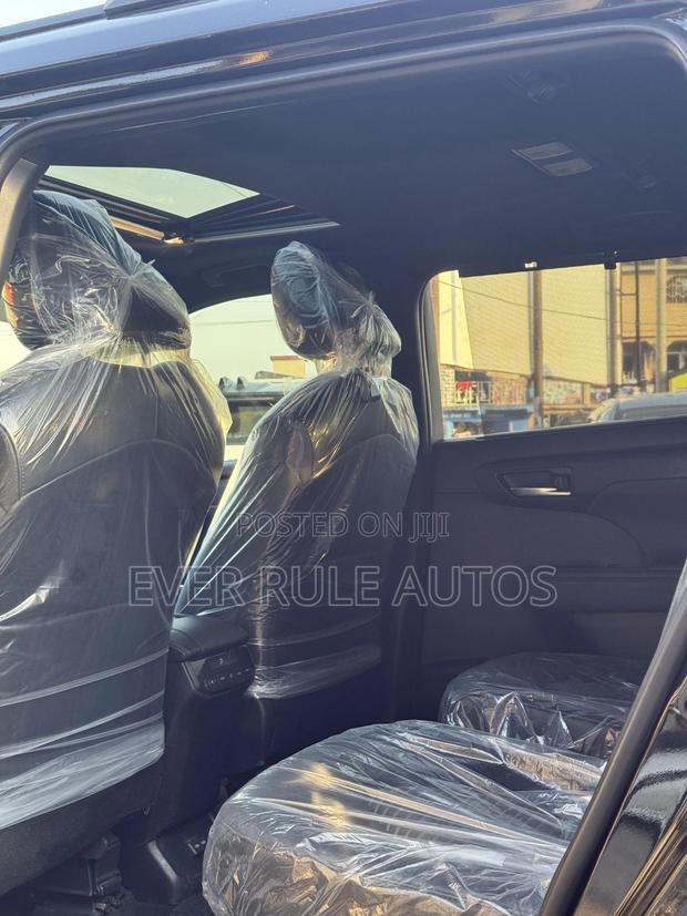 Toyota Highlander XSE AWD 2023 Black