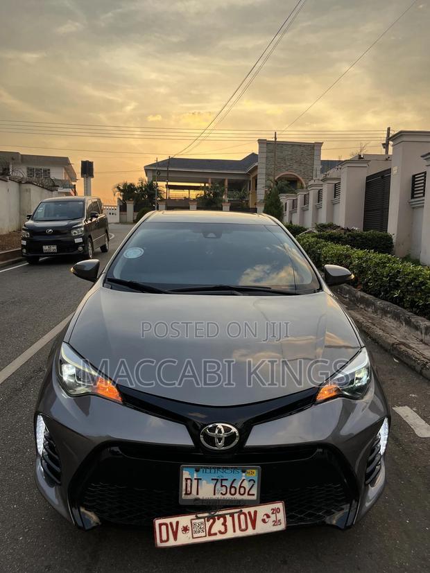 Toyota Corolla XSE (1.8L 4cyl 2A) 2018 Burgundy photo 3