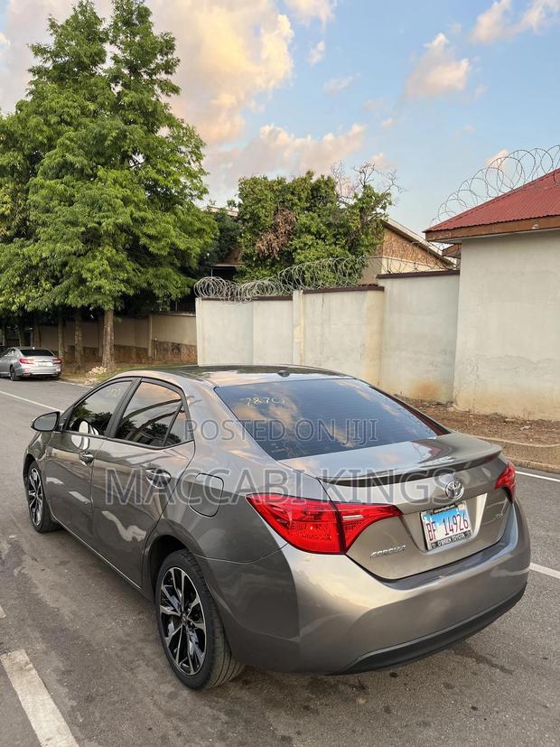 Toyota Corolla XSE (1.8L 4cyl 2A) 2018 Burgundy photo 6