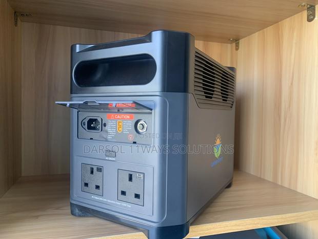 1200w Portable Power Station photo 3