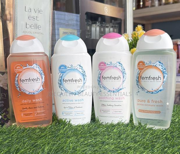 Femfresh Intimate Wash 250ml · Photo 1