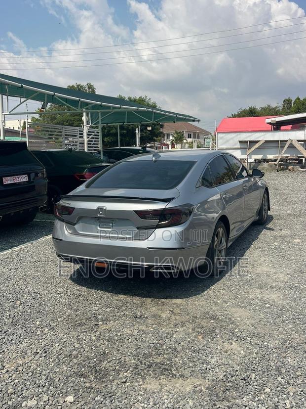 Honda Accord EX 2018 Silver photo 3