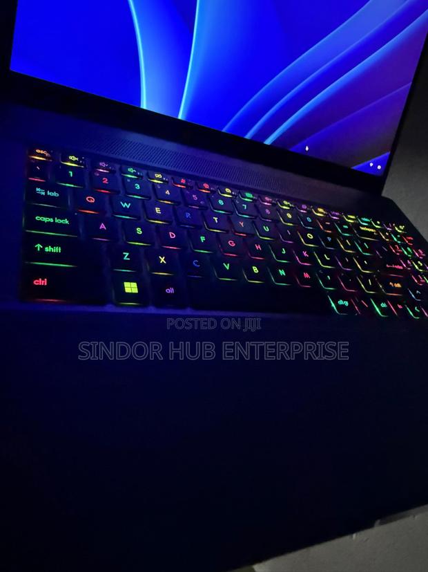 Laptop MSI Creator 17 B11uh-416 32GB Intel Core I7 SSD 1T