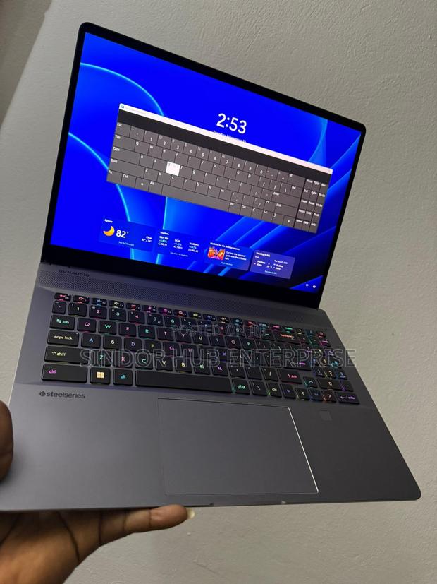 Laptop MSI Creator 17 B11uh-416 32GB Intel Core I7 SSD 1T photo 4