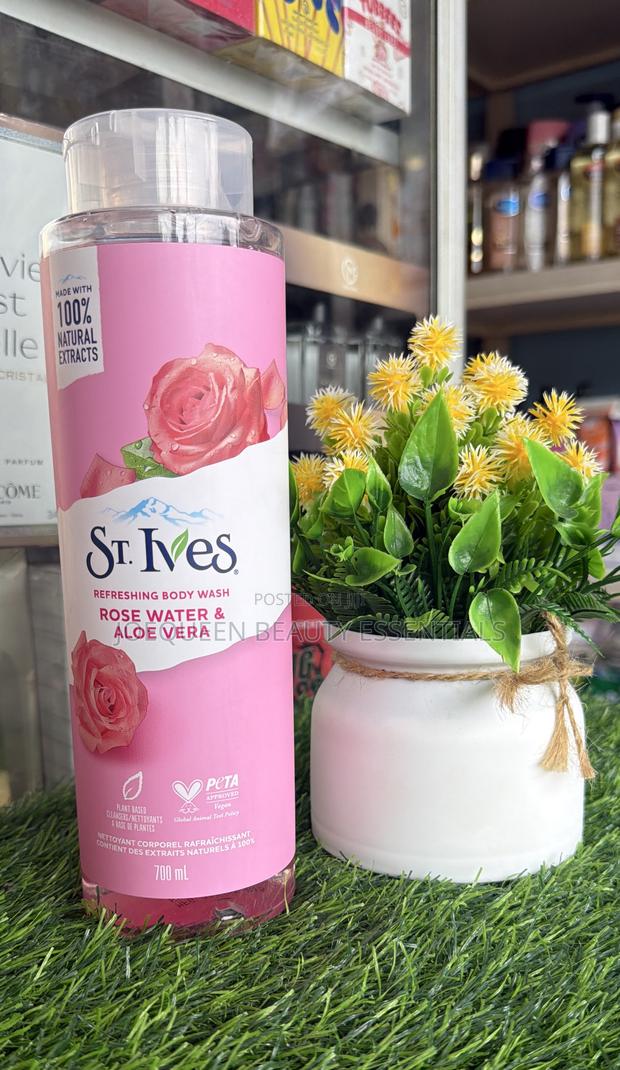 St Ives Body Wash 700ml · Photo 2