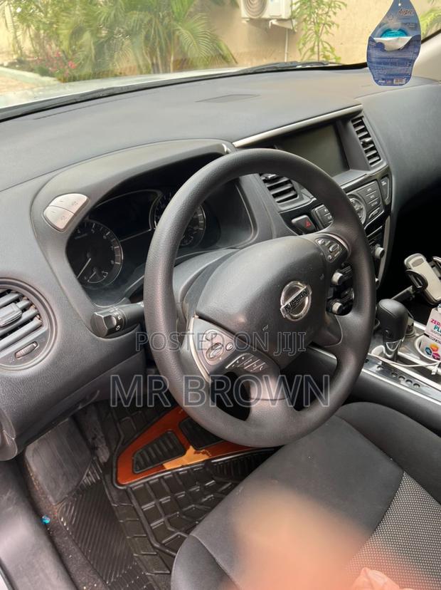 Nissan Pathfinder SL 4dr 4x4 (3.5L 6cyl) 2017 Silver