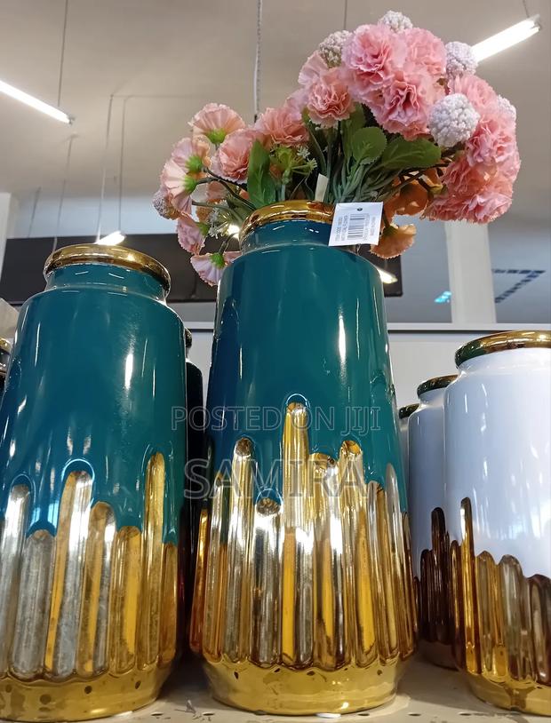 Luxury Gold Flower Vase photo 3