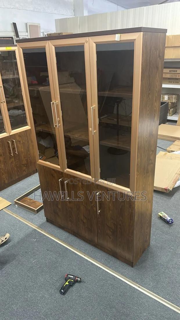 Bookshelf /Bookcase Wooden Cabinet · Photo 3