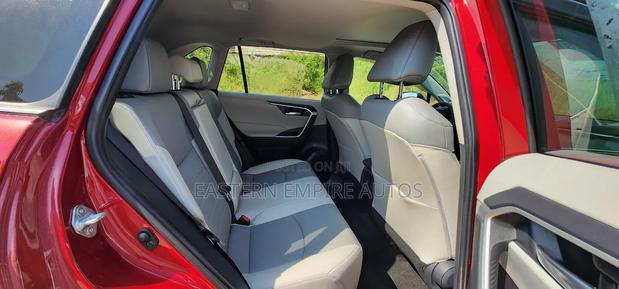 Toyota RAV4 XLE Premium AWD 2023 Burgundy photo 2