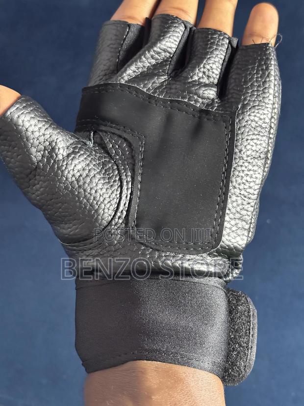 Quality Leather Hand Gloves For Gym, Military And Riders · Photo 1