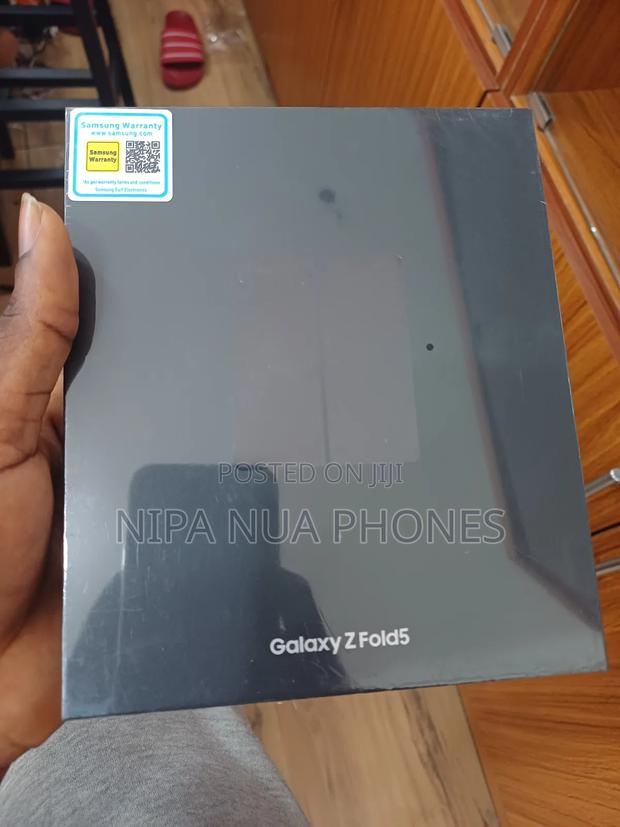 New Samsung Galaxy Z Fold 5 256 GB Black photo 2