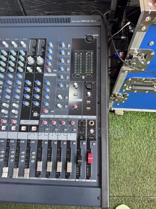 Mg 240 Yamaha 24channel Raw Mixe · Photo 4