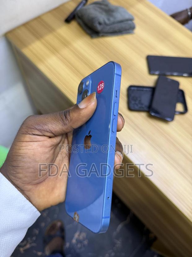 Apple iPhone 13 128 GB Blue photo 5