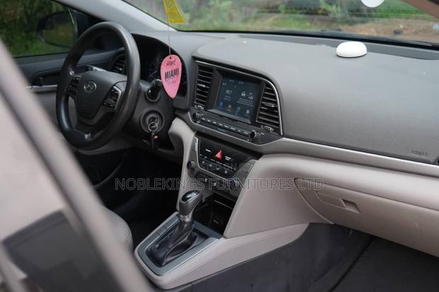 Hyundai Elantra 2018 White