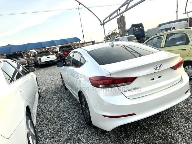 Hyundai Elantra 2018 White
