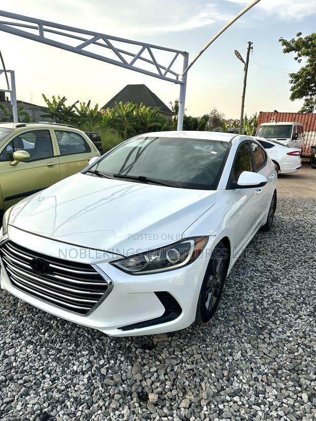 Hyundai Elantra 2018 White