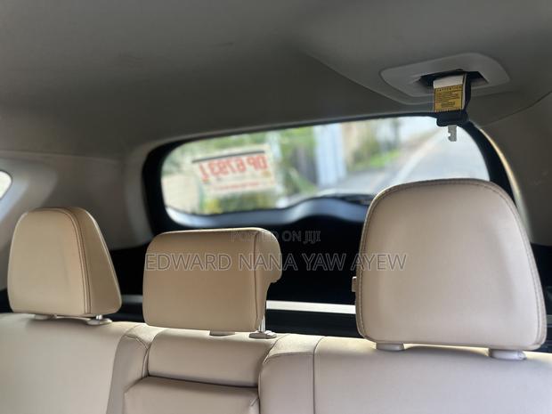 Toyota RAV4 Limited 4dr SUV AWD (2.5L 4cyl 6A) 2015 White