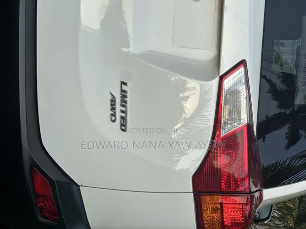 Toyota RAV4 Limited 4dr SUV AWD (2.5L 4cyl 6A) 2015 White