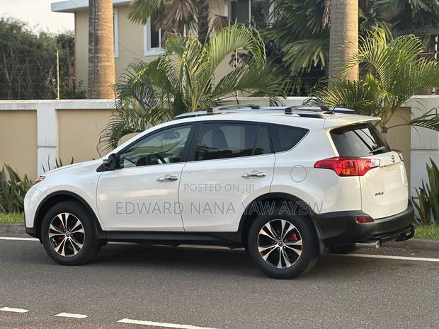 Toyota RAV4 Limited 4dr SUV AWD (2.5L 4cyl 6A) 2015 White