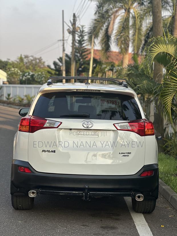 Toyota RAV4 Limited 4dr SUV AWD (2.5L 4cyl 6A) 2015 White