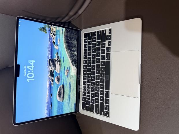 Laptop Apple MacBook Air 2022 M2 8GB Apple M2 SSD 256GB