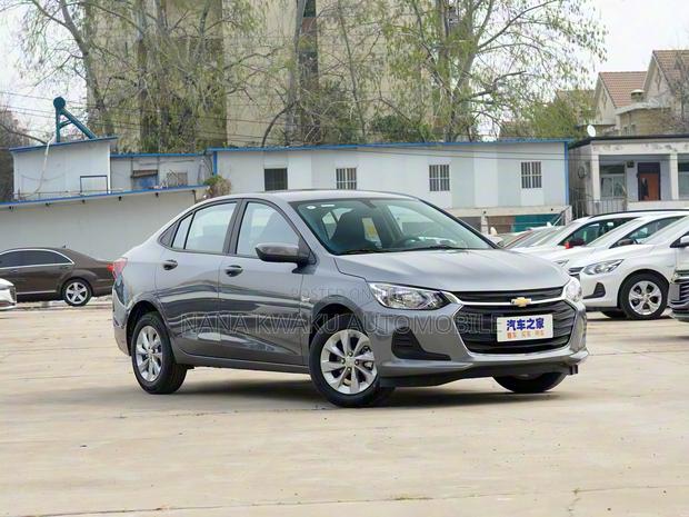 Chevrolet Monza 2021 Silver