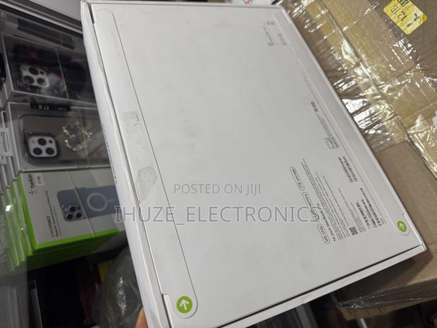 New Laptop Apple Macbook Pro 2025 M5 14-Inch 24GB SSD 1T photo 3