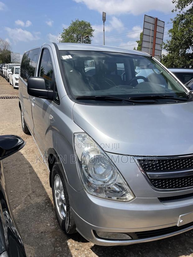 Hyundai Starex 2015 Silver