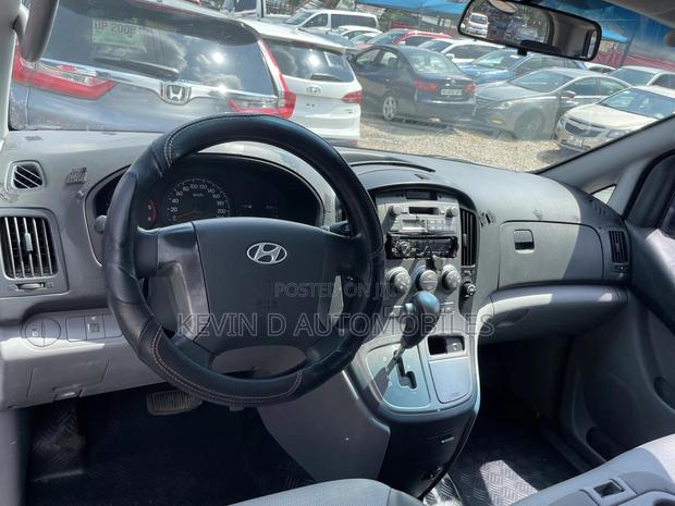 Hyundai Starex 2015 Silver photo 5