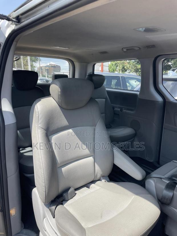 Hyundai Starex 2015 Silver photo 8