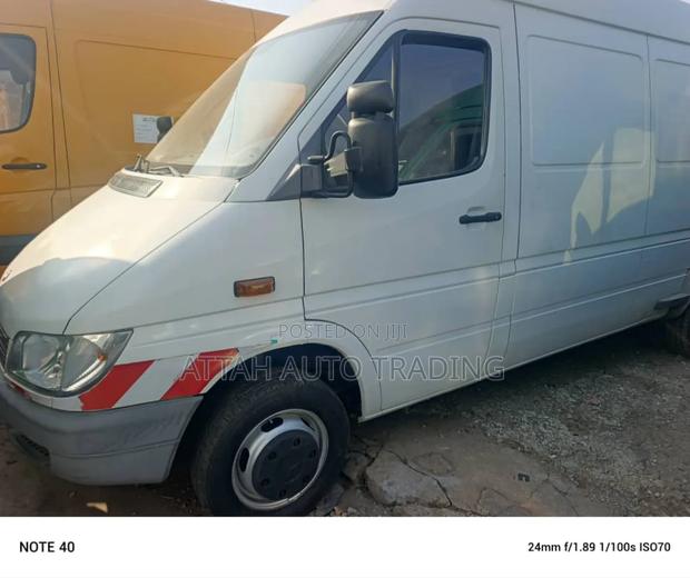 Mercedes-Benz Sprinter 2001 White