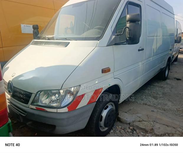 Mercedes-Benz Sprinter 2001 White photo 2