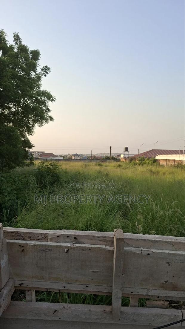 4 Plots on the Main Tema-Aflao Community 25 Road · Photo 4