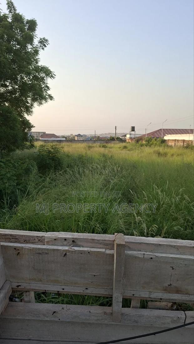 4 Plots on the Main Tema-Aflao Community 25 Road · Photo 3