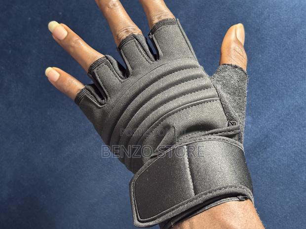 Multi- Purpose Tactical Grip Gloves For Gym, And Military · Photo 3