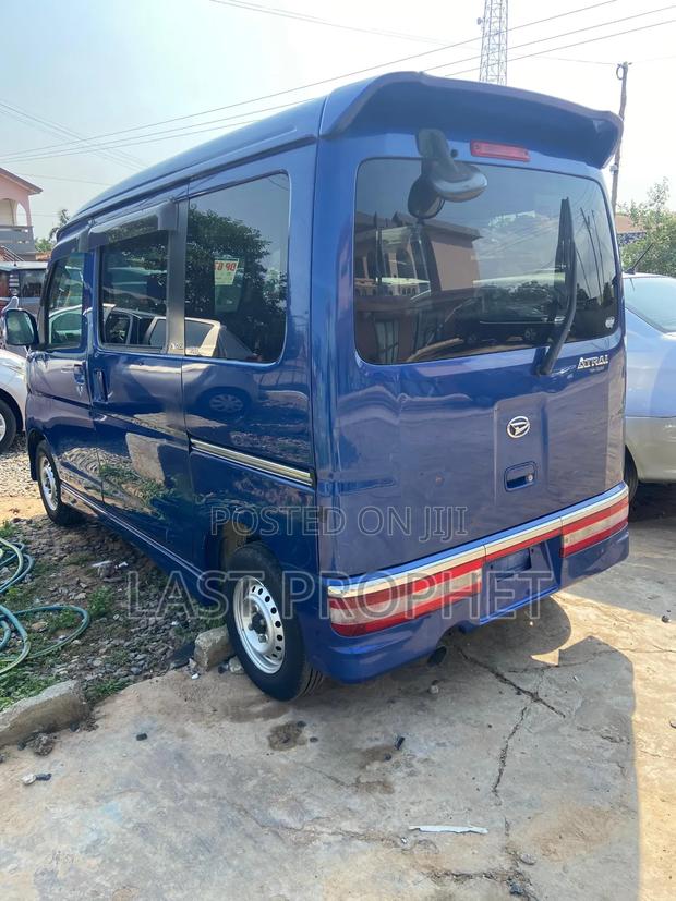 Daihatsu HIJET 2010 Blue photo 6