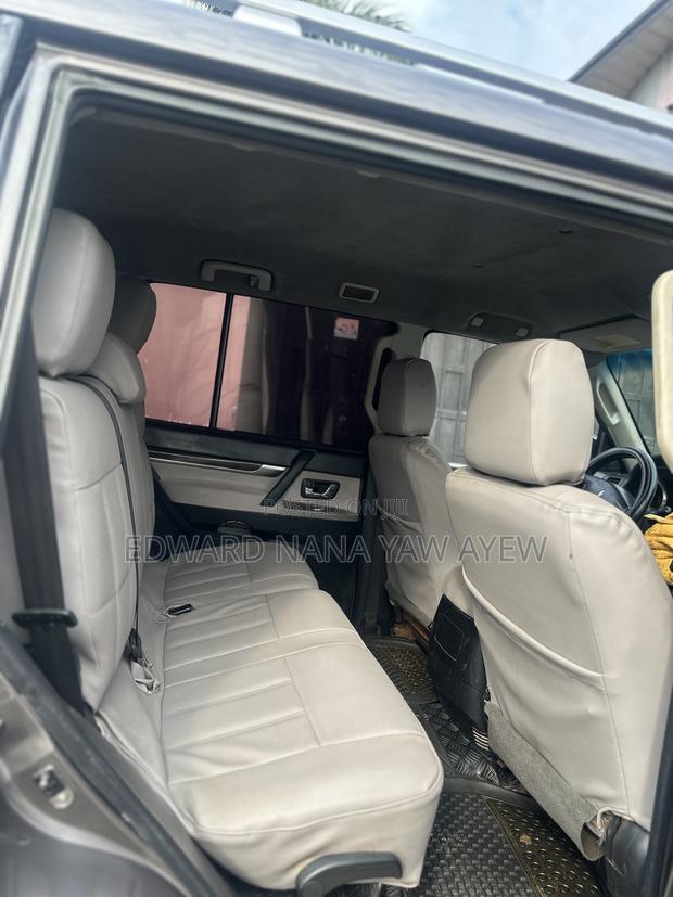 Mitsubishi Pajero 2010 Brown