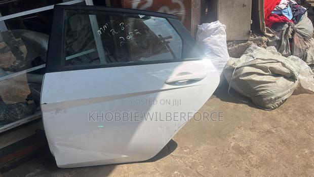 Elantra 2022 Door photo 2