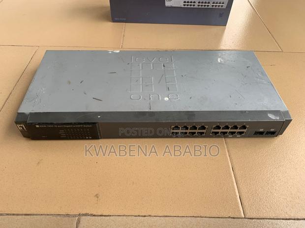 Set of 3 Lan Switches photo 4