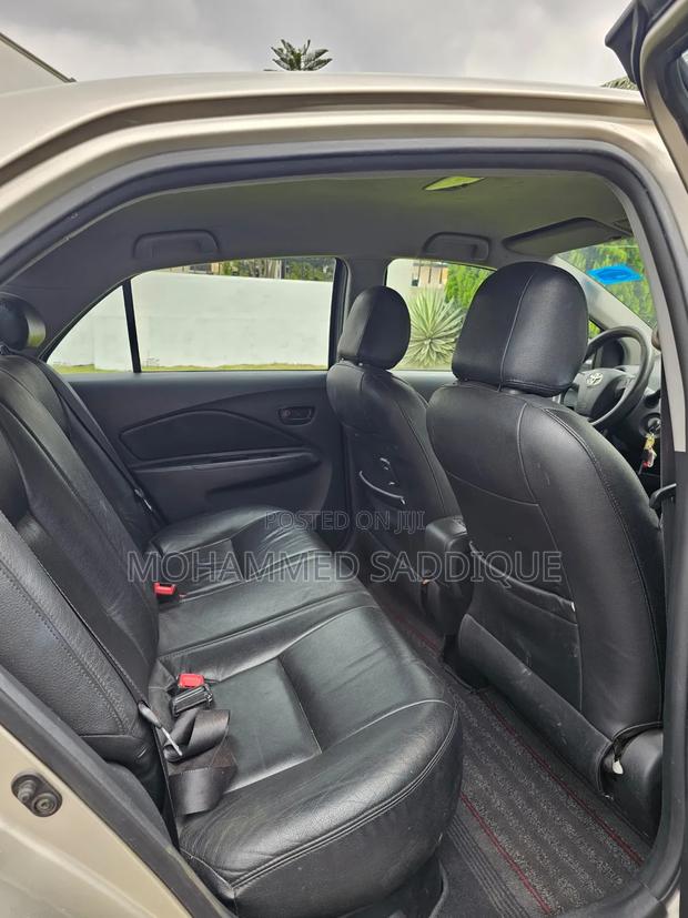 Toyota Vios 2010 Gold