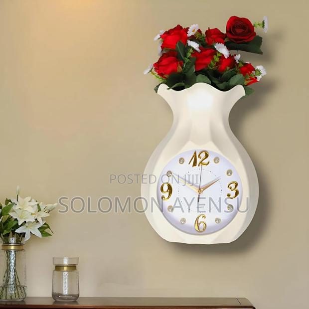 Quality Gold-Toned Plastic Tied Ribbons Wall Mirror With Clock Set. photo 2