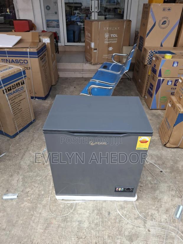 Pearl Chest Freezer Glass Top Door Available for Sale 150litres photo 2