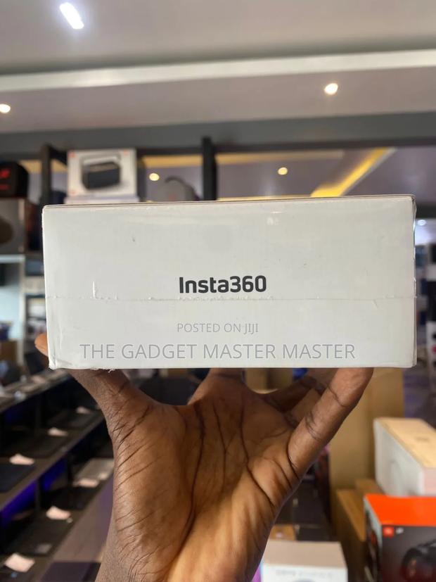 Insta360 Flow 2 Pro Gimbal Stabilizer photo 4
